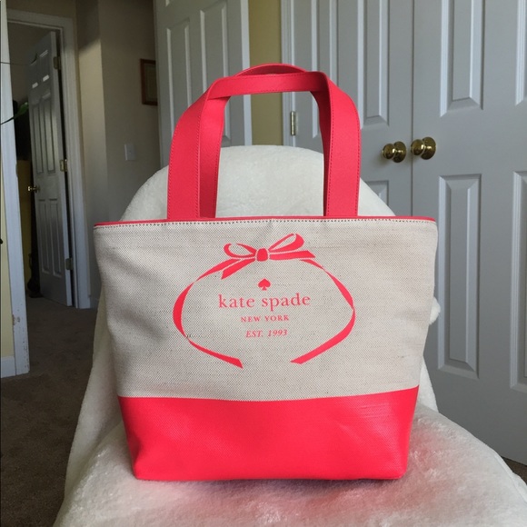 kate spade Handbags - Sale! 💐Authentic KateSpade Heritage Tote Bag
